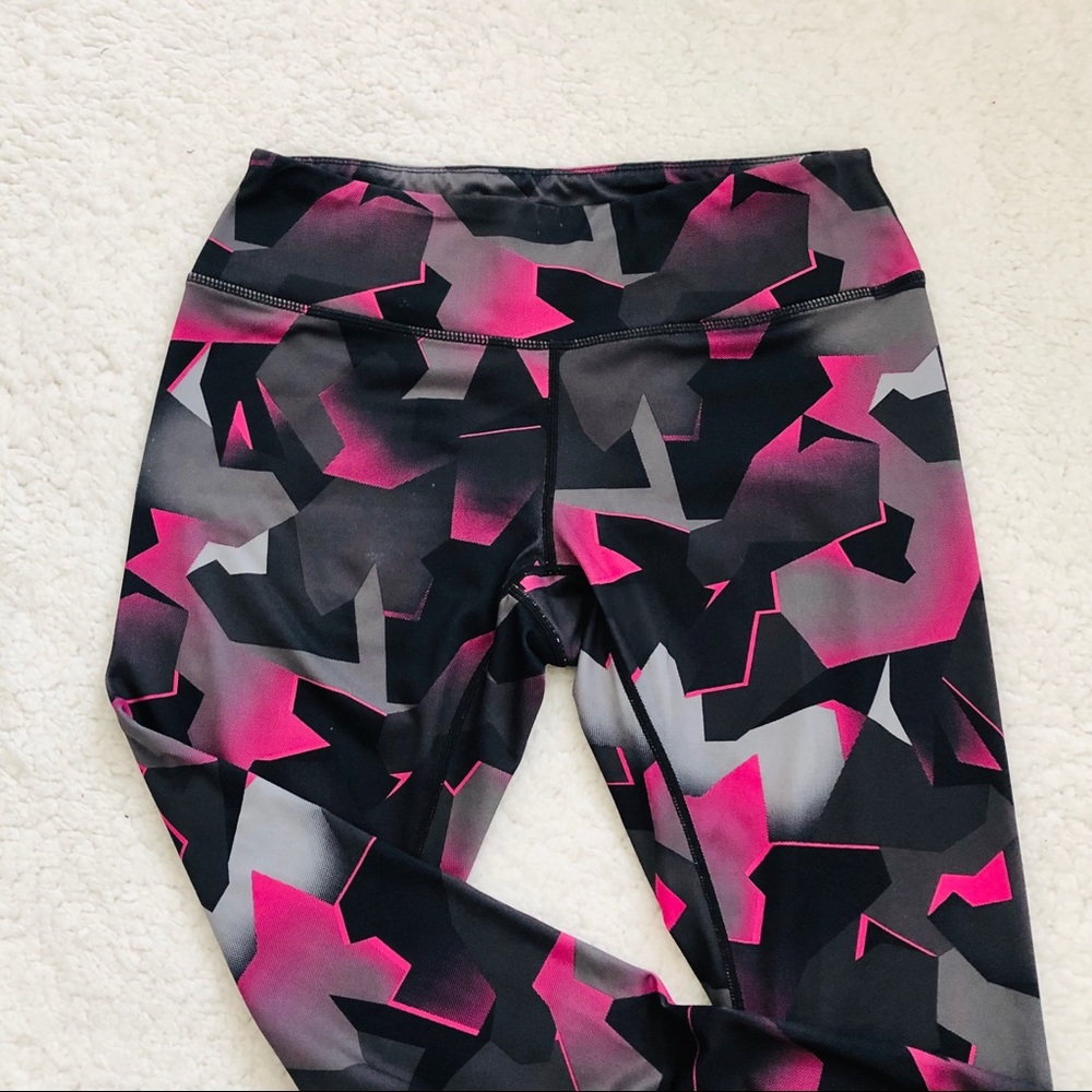 EUC Reebok Workout Pants Leggings Size Medium